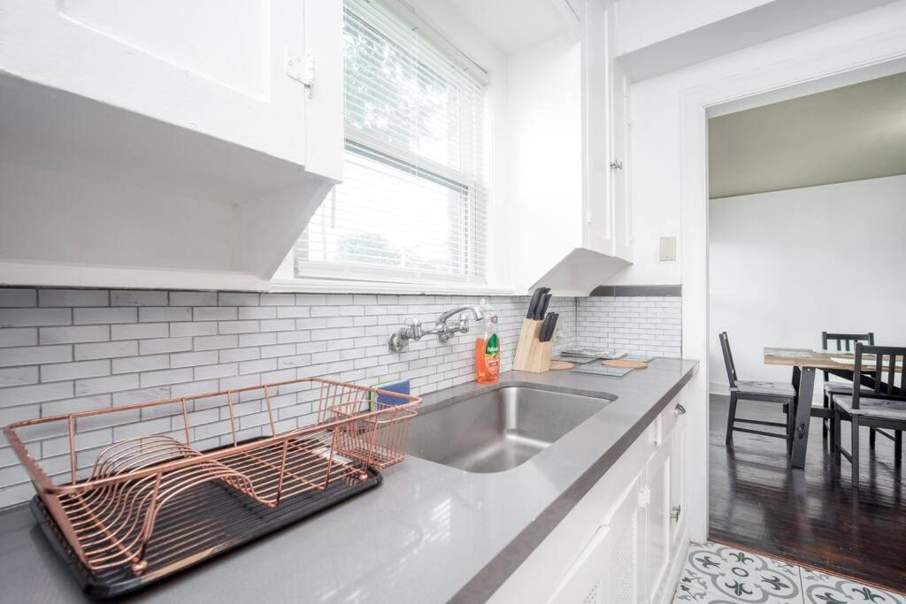 Trendy In Downtown - Near Montrose Daire *